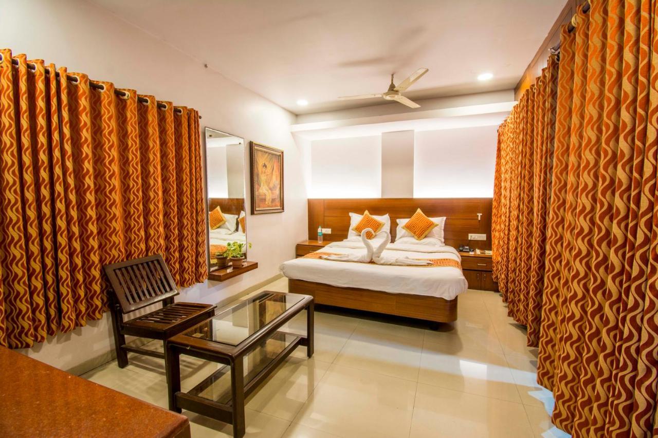 Hotel Chandra'S Visakhapatnam Exterior foto